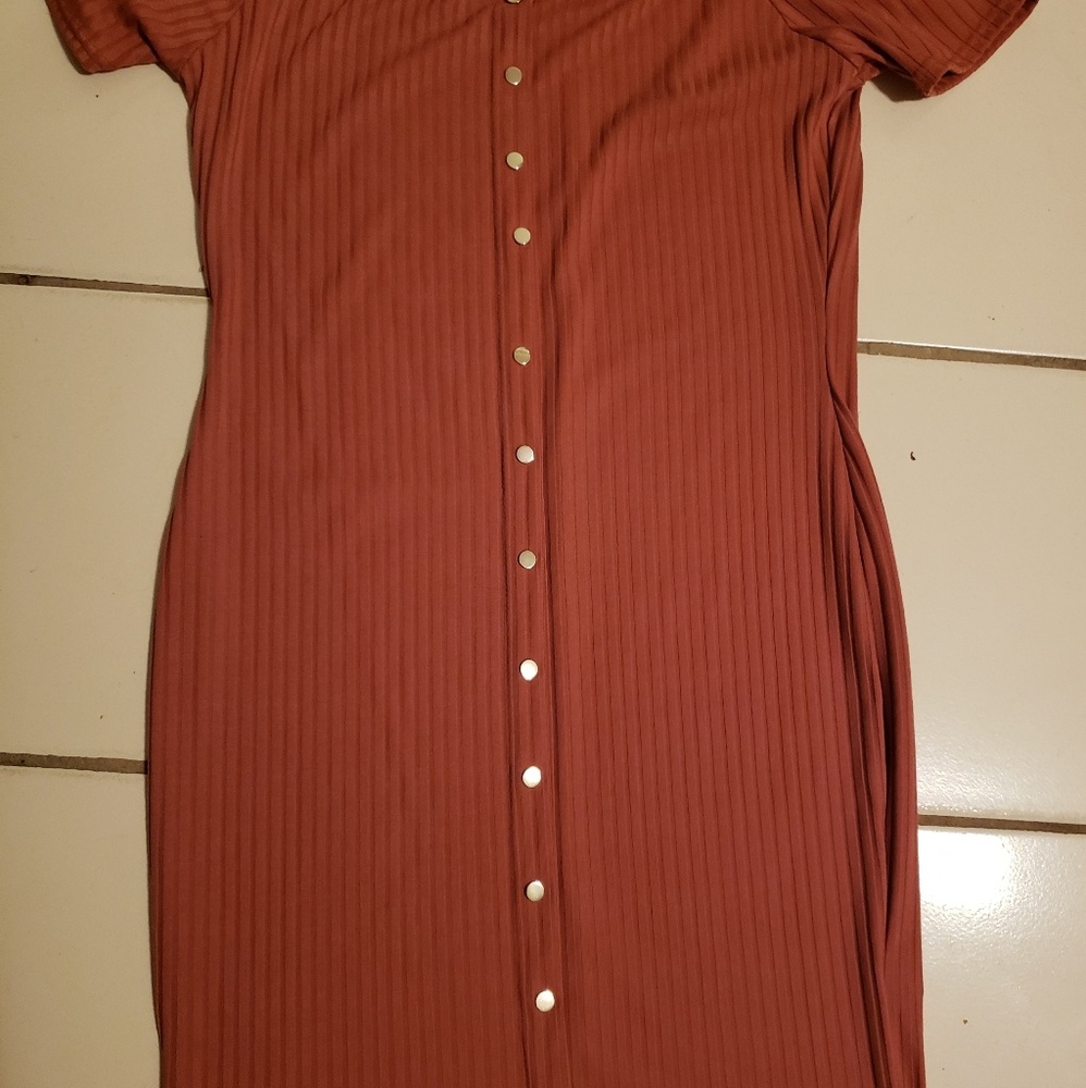 Dress - Picture 2 of 4